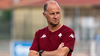 l-entraineur-du-fc-metz-stephane-le-mignan-pense-contrairement-a-son-predecesseur-lazlo-boloni-qu-il-vaut-mieux-avoir-la-maitrise-du-jeu-pour-gagner-photo-hugo-azmani-1722335719.jpg Thumbnail